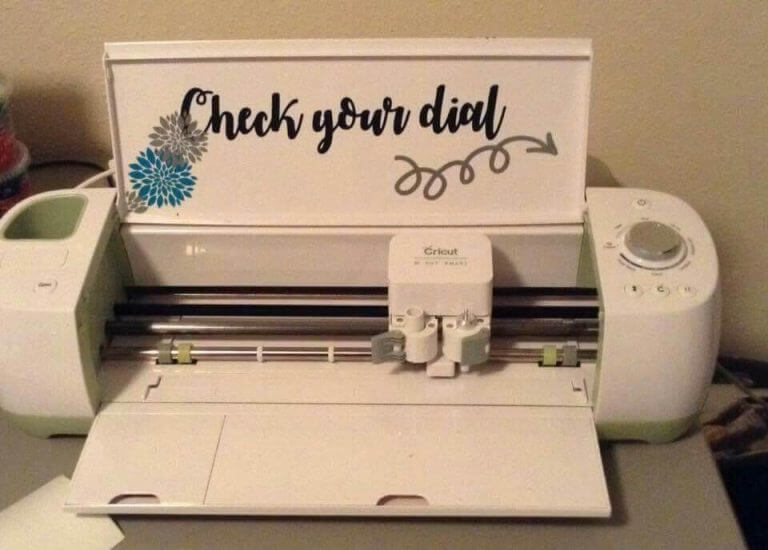 Creating Stunning Vinyl Decals with Your Cricut Machine