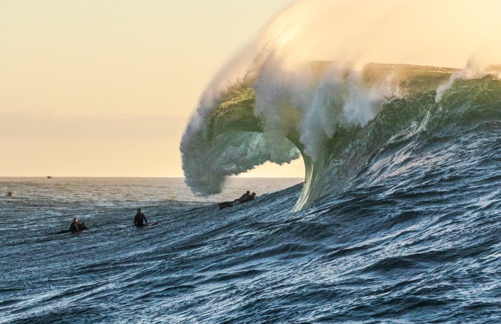 Ocean Waves SVGs: Minimal Curves for Summer Tees