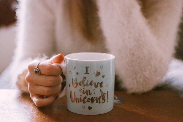 Applying vinyl to mugs and tumblers that last