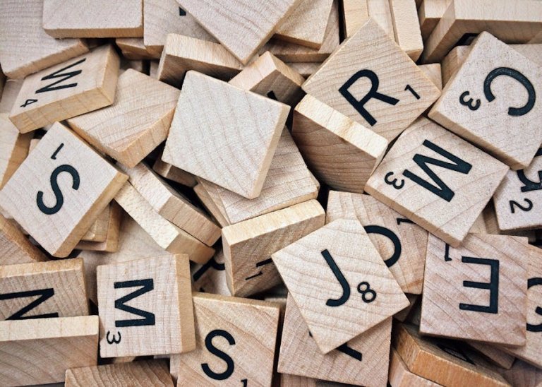 Wood signs with stencil – crisp edges