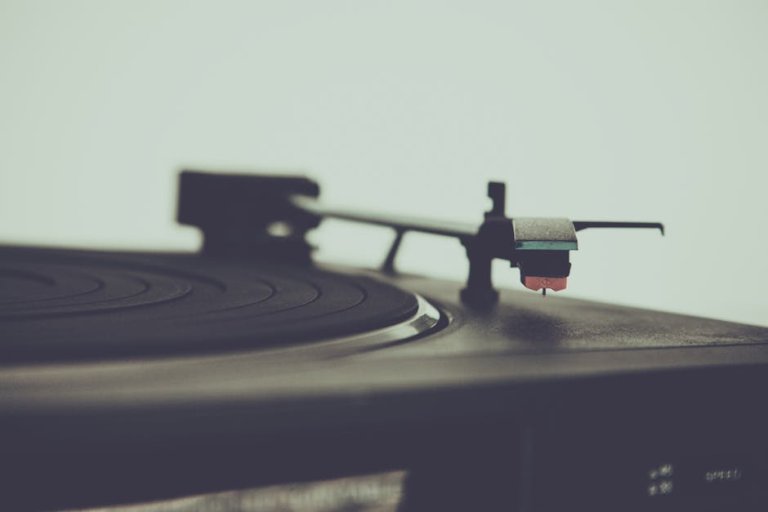 Smart Vinyl vs Regular Vinyl: When to Use Each